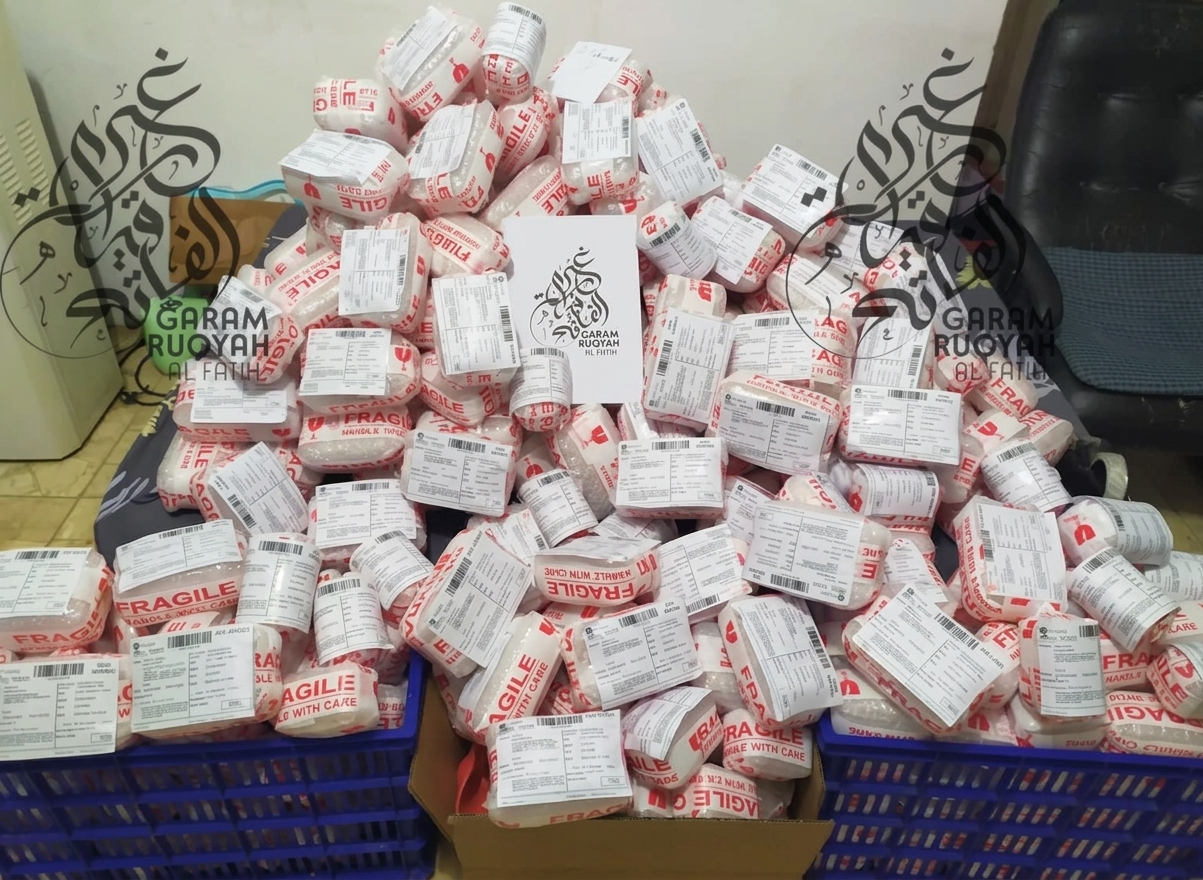 Packing pesanan